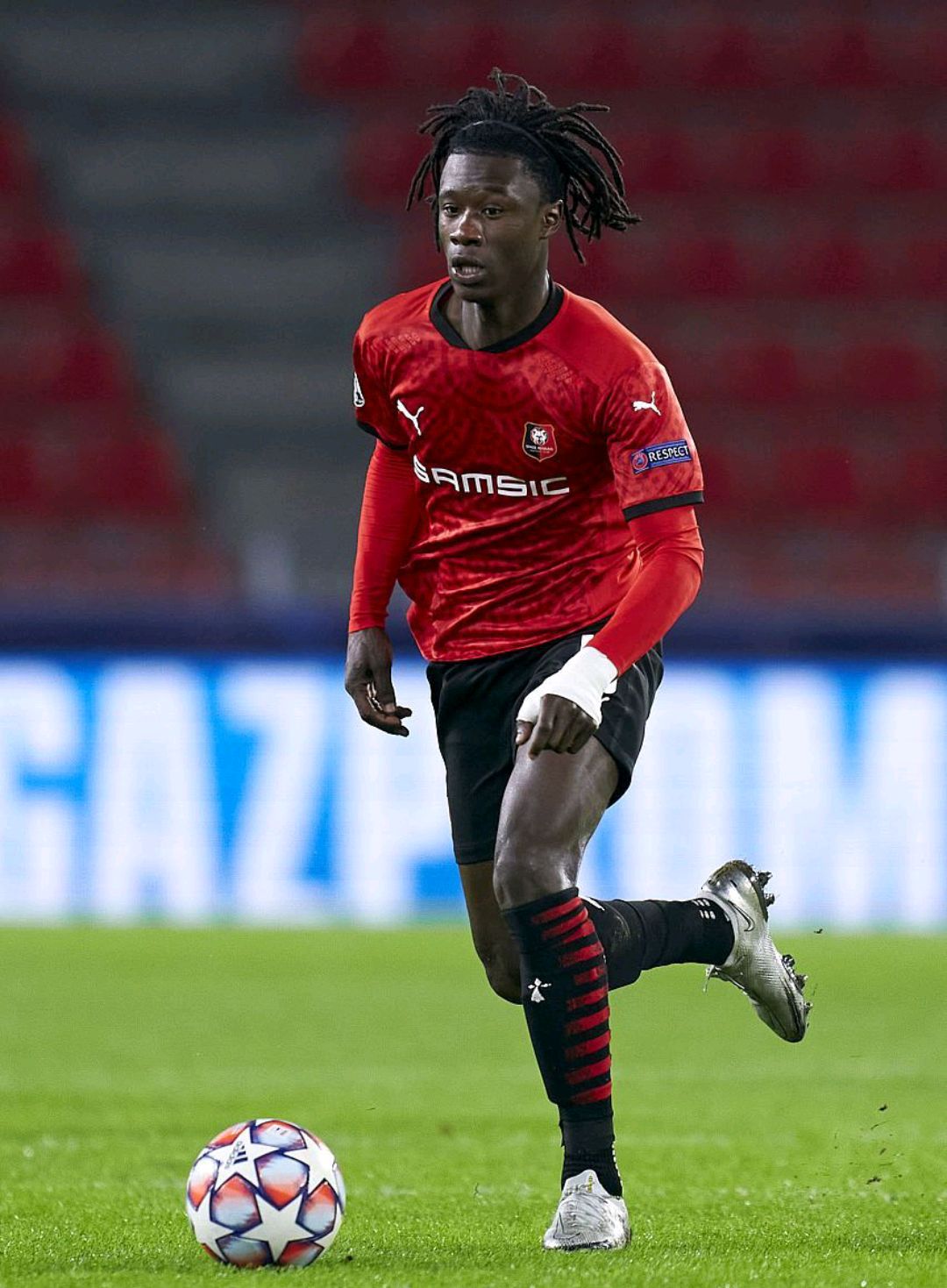 包含雷恩力克圣埃蒂安，夺得重要的三分，积分攀升的词条