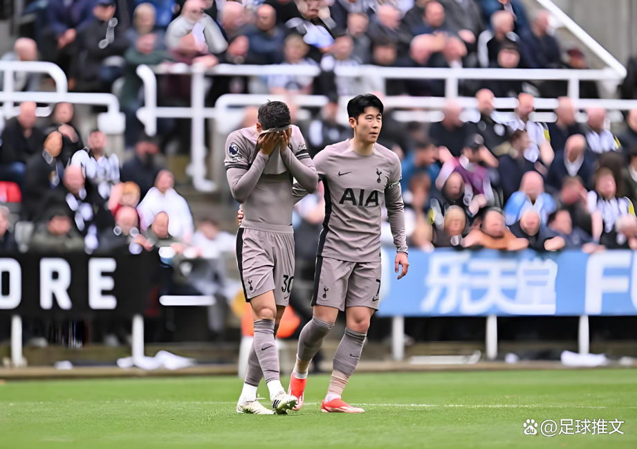 包含纽卡斯尔联客场险胜，重返前四的词条