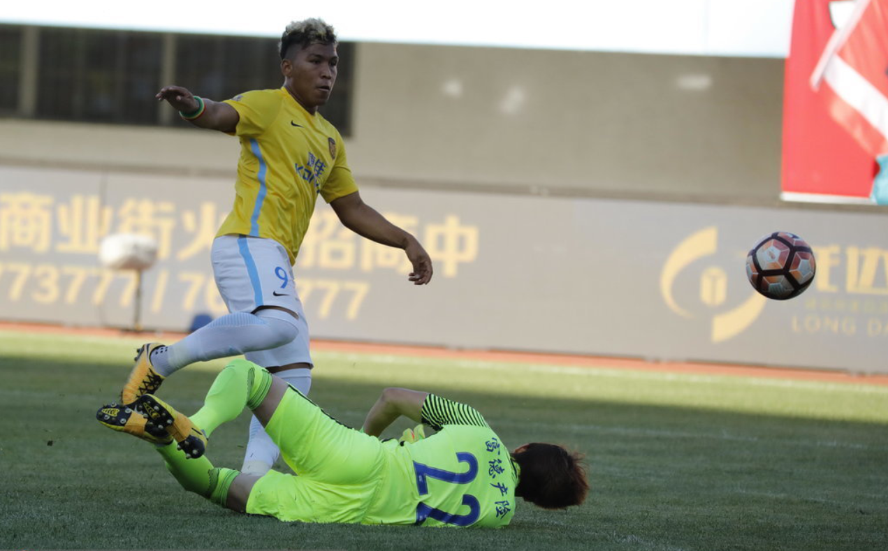 包含江苏苏宁迎来艰难一战，球员信心受挑战的词条