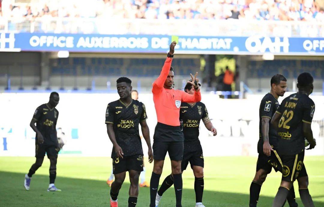 摩纳哥主场惨败马赛,遭遇两连败 摩纳哥主场惨败马赛,遭遇两连败