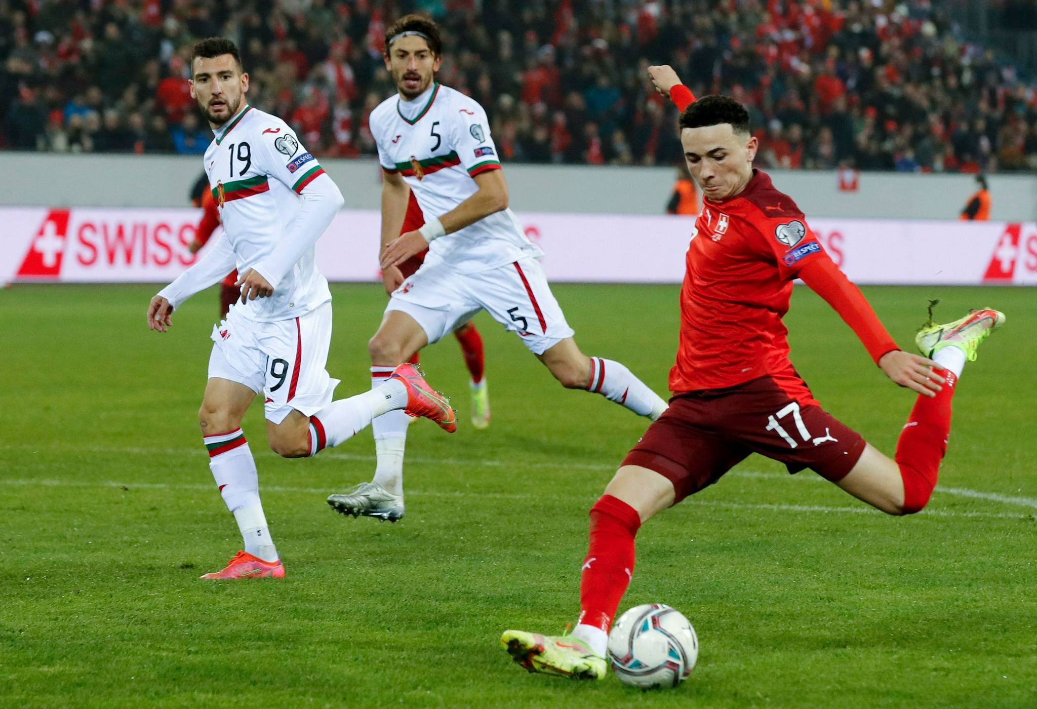 欧预赛的战况日趋激烈:各队实力逐渐暴露的简单介绍 欧预赛的战况日趋激烈:各队实力逐渐暴露的简单介绍