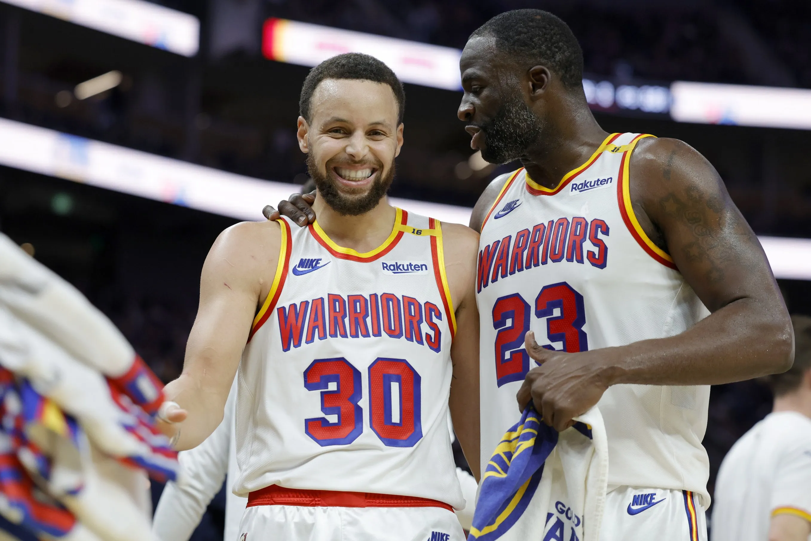 包含勇士迎战太阳,顶级射手大战引发火花的词条 包含勇士迎战太阳,顶级射手大战引发火花的词条