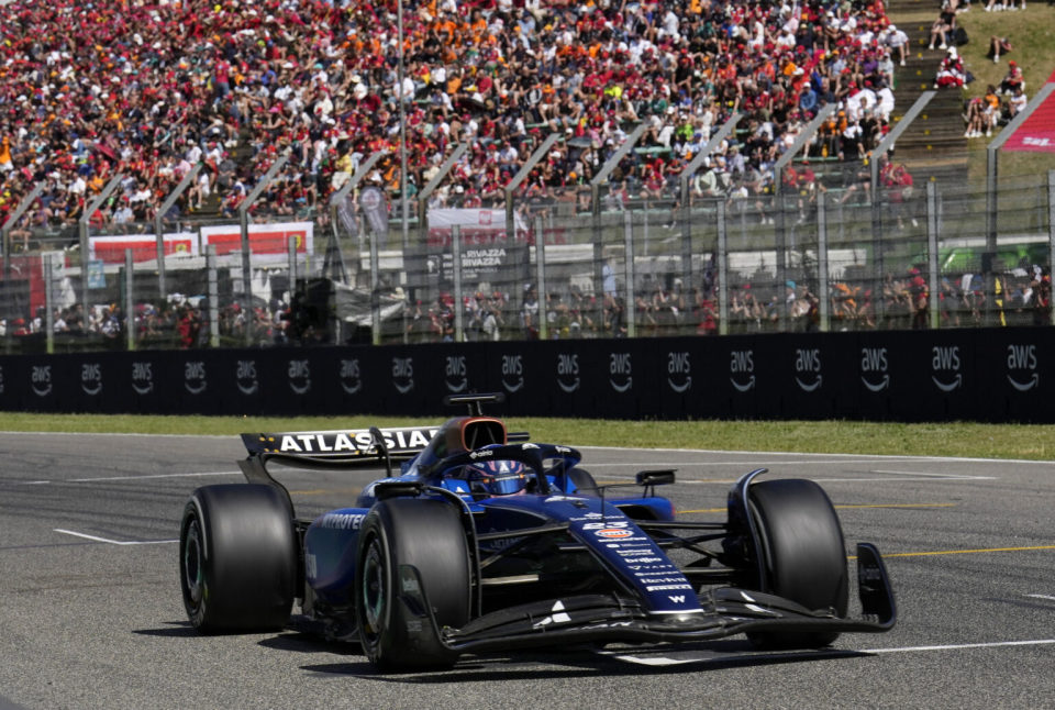 关于红牛二队力克梅赛德斯，维斯塔潘扛起全队的信息