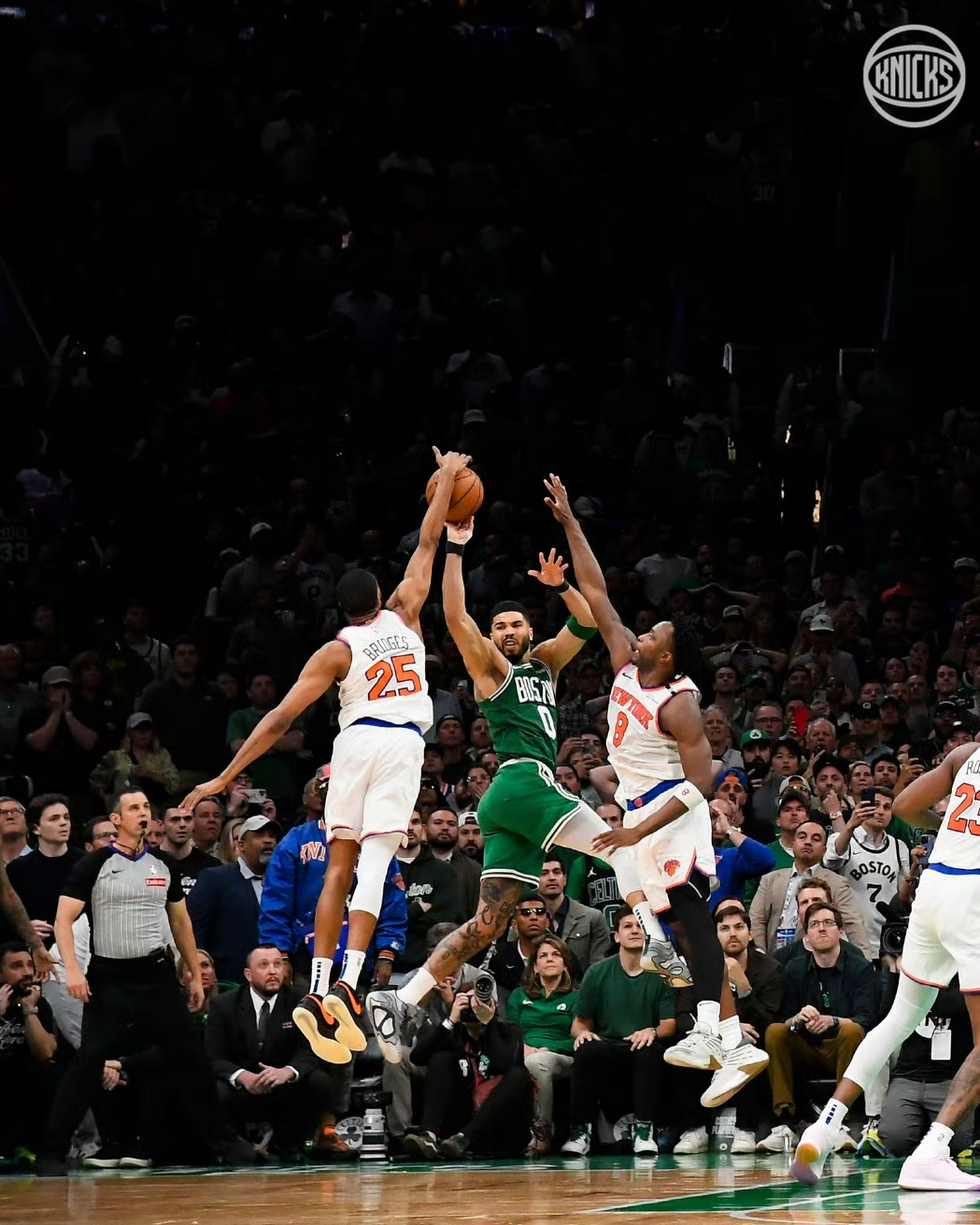 包含凯尔特人B队绝地反击勇士B队，詹姆斯制霸全场的词条