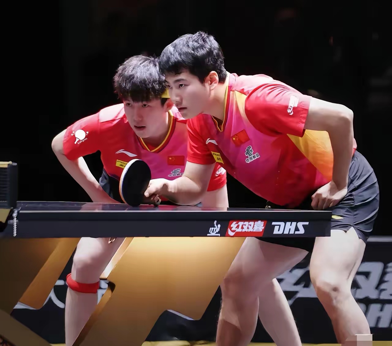 关于法国队险胜中国队，梁靖崑刷新纪录的信息