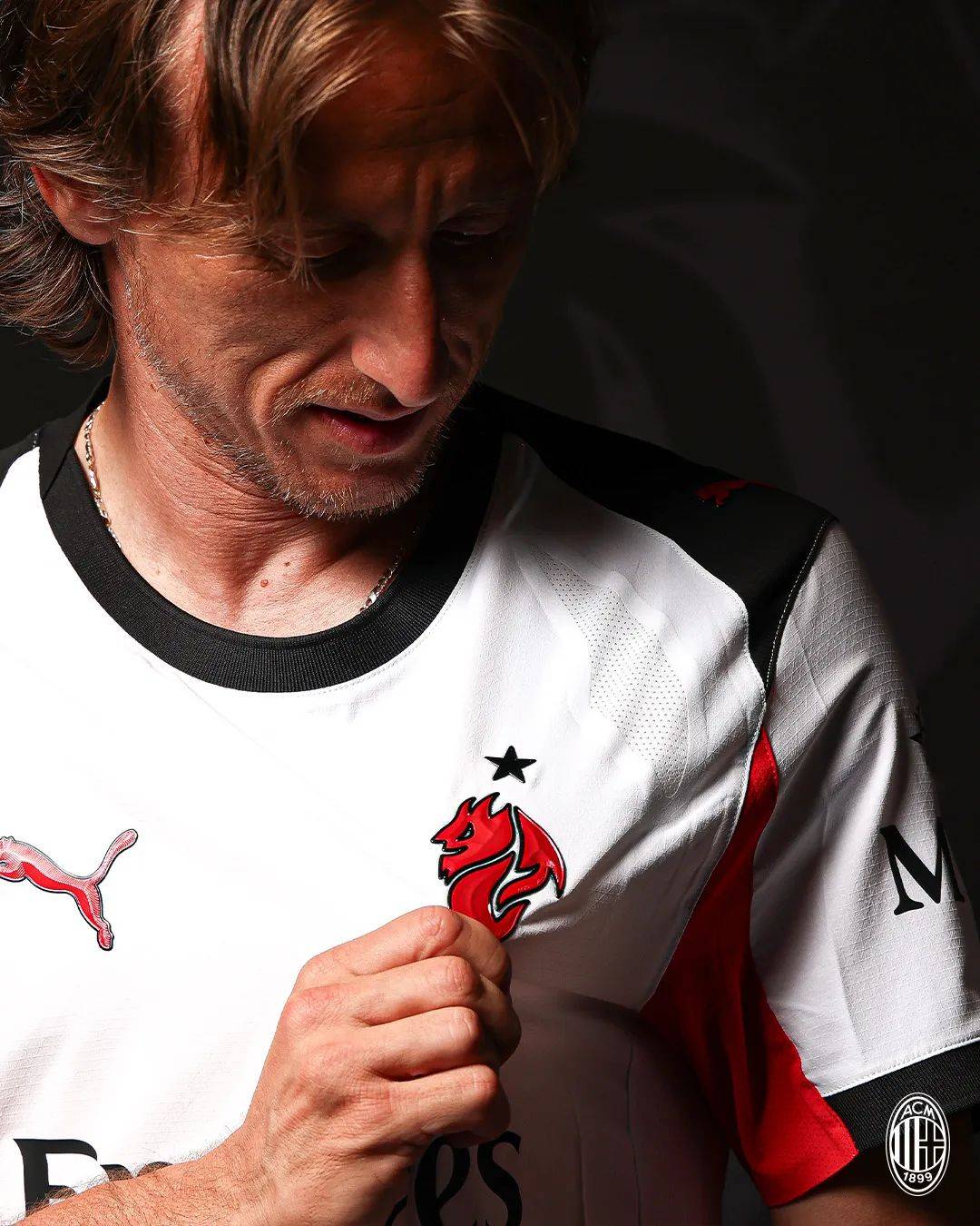 包含AC米兰力克墨西哥，莫德里奇惊艳四座的词条