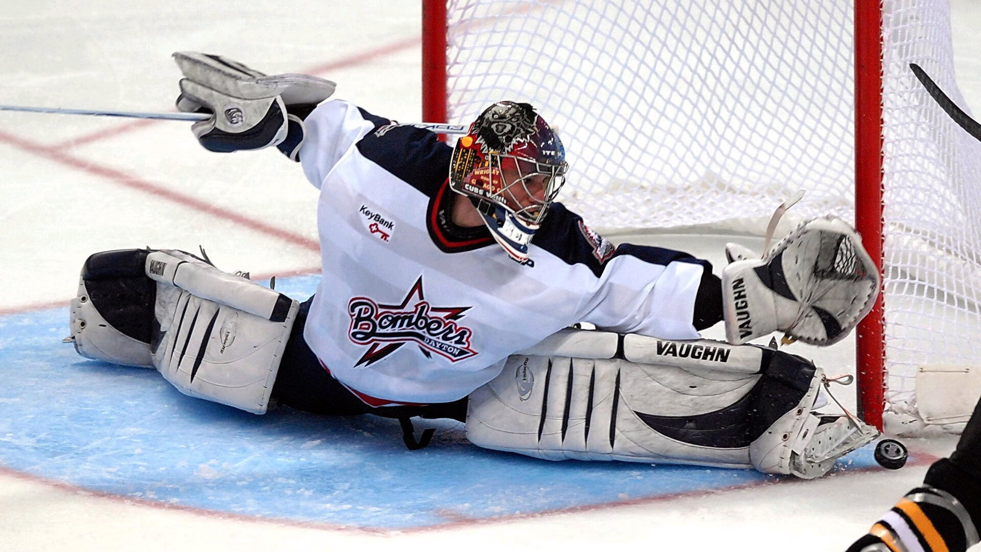 东契奇关键一击,勇士铁蹄冲垮活塞